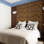 Champs Élysées Montaigne Luxury 2 bedroom