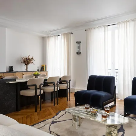 Champs élysées Montaigne Luxury 2 Bedroom *