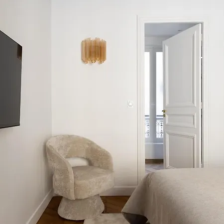 Appartamento Champs élysées Montaigne Luxury 2 Bedroom Parigi