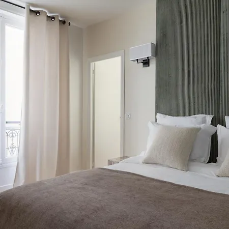 Champs élysées Montaigne Luxury 2 Bedroom
