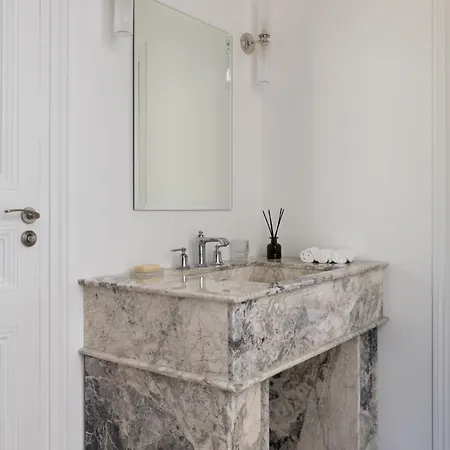 Apartment Champs Elysees Montaigne Luxury 2 Bedroom *